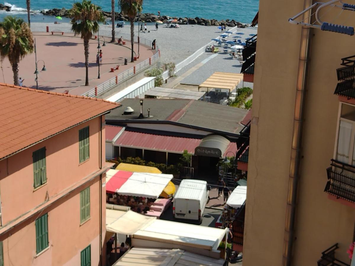 Casa Fronte Mare Apartment Ventimiglia Exterior foto